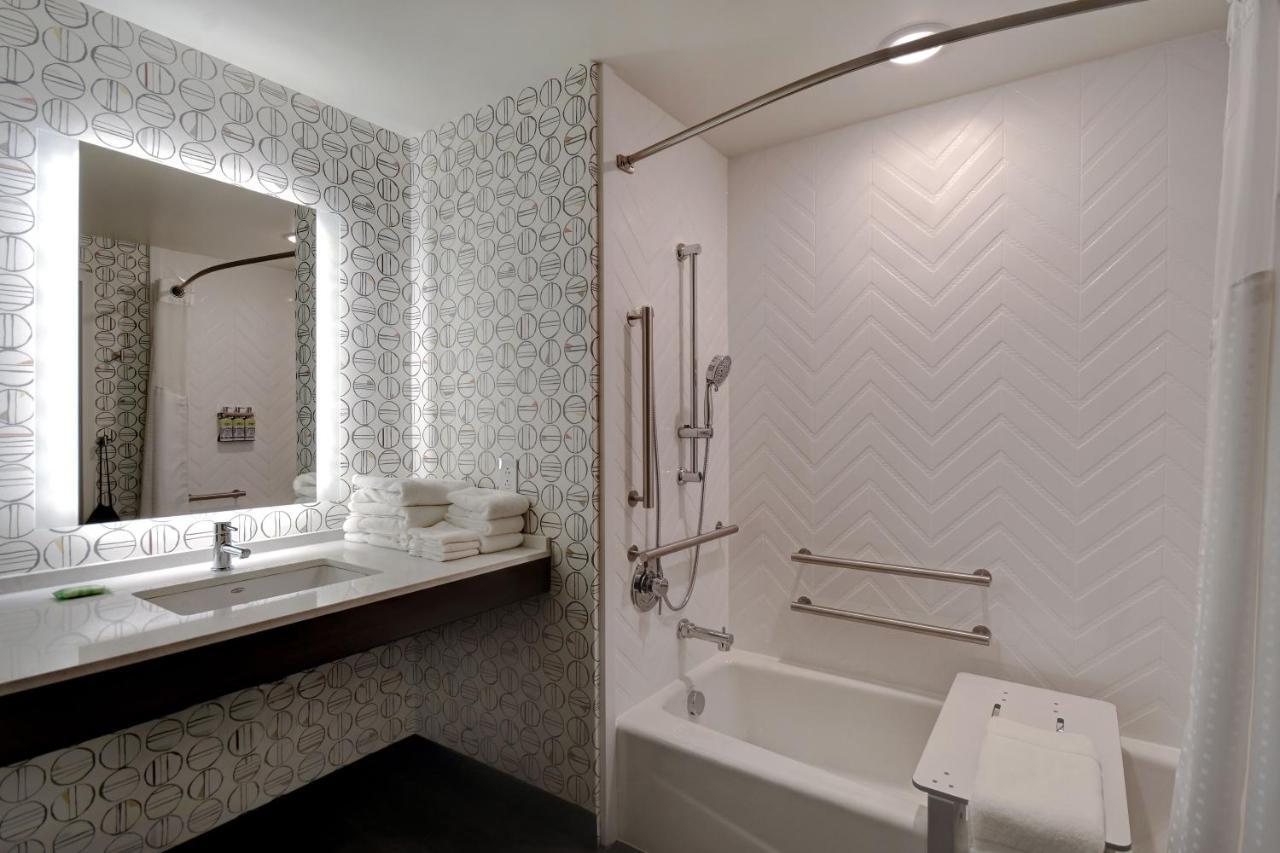 Holiday Inn - Erie By Ihg Екстер'єр фото